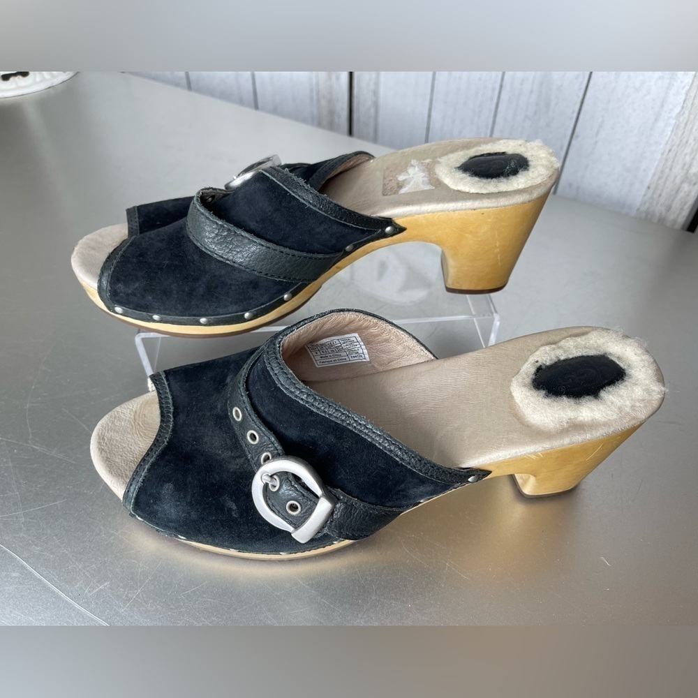 UGG Sandals Women's Sz 8 Black Suede Leather Buckle Platform Wooden Heel